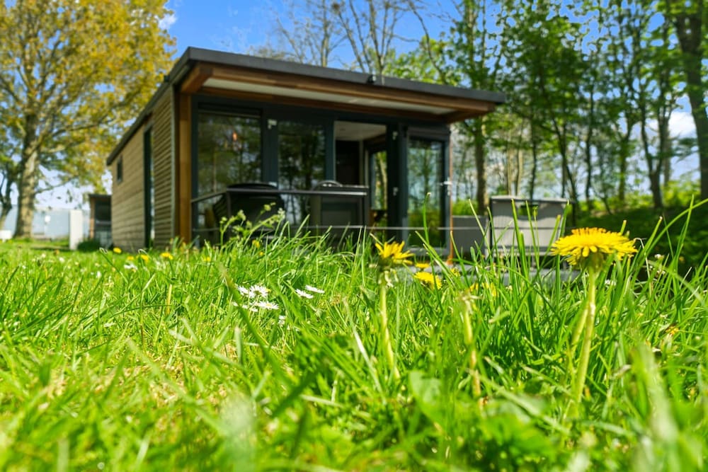 Doeke Sleat Houseboat