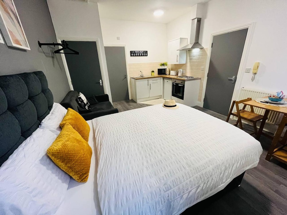 Central Stylish Studio in Liverpool City Centre view 5