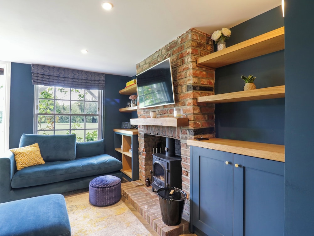 Two Copthorne Cottages