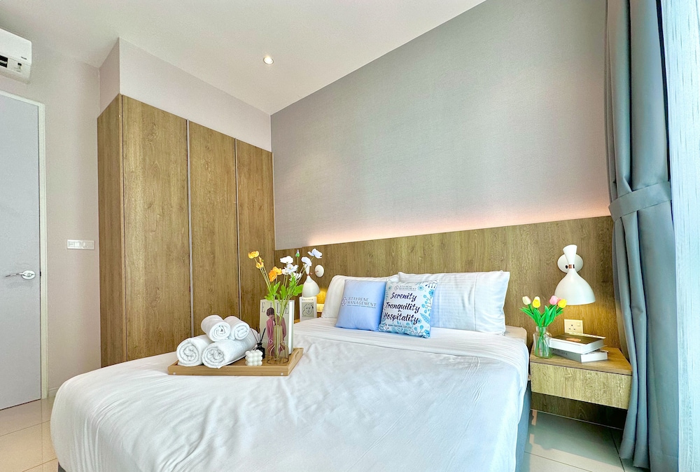 Elysia Park Residence by Stayrene