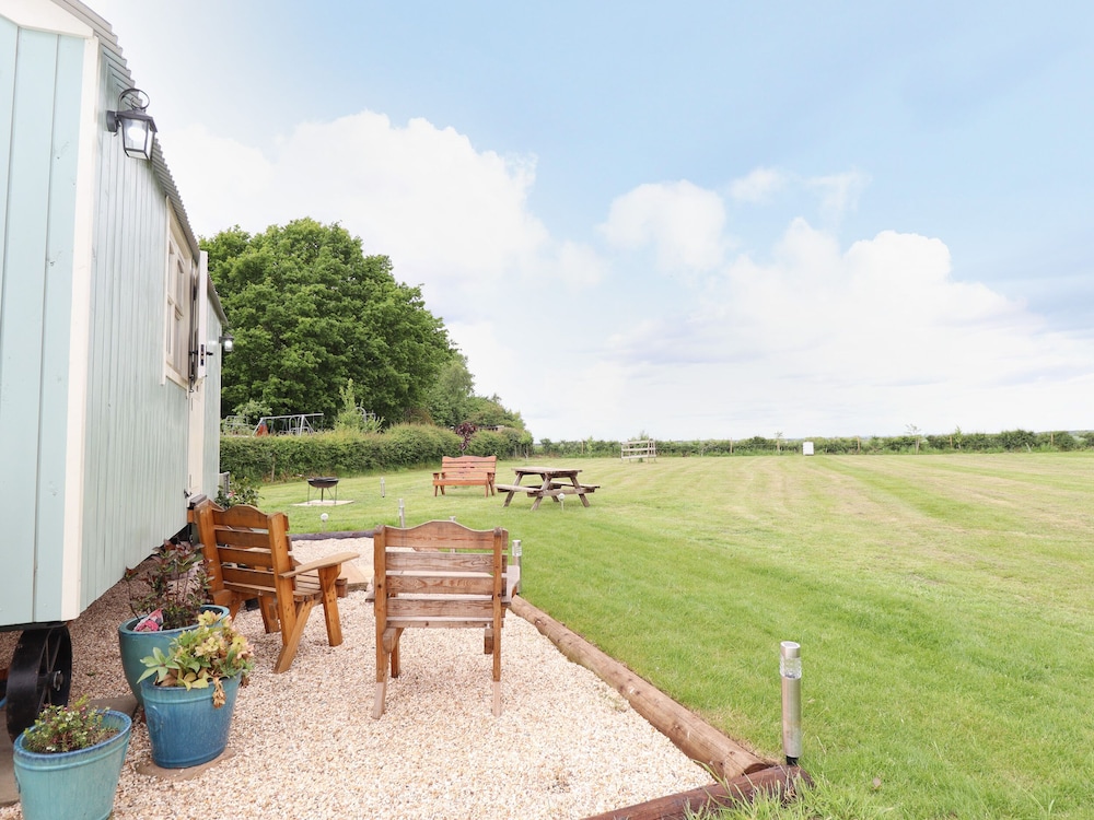 Honeybee Lodge