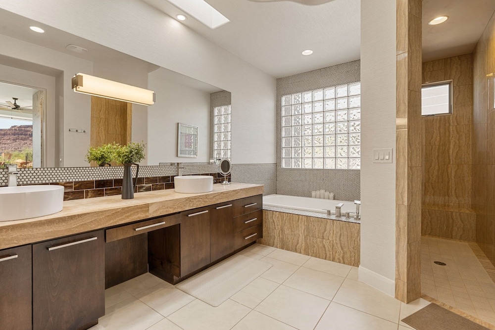 Escape To Entrada 4 Bedroom Home