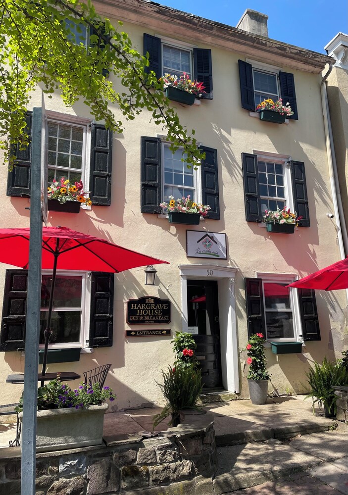 Hargrave House B & B