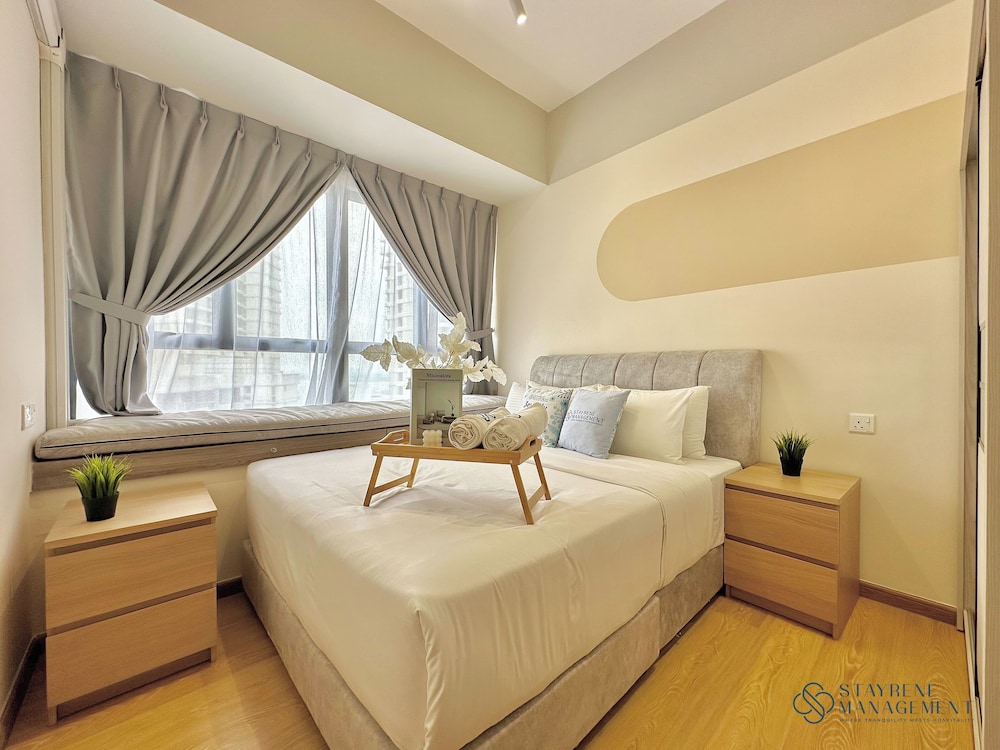 Country Garden Danga Bay Sea View Homestay by Stayrene
