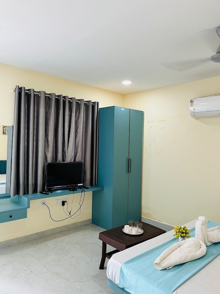 Gokul hotel