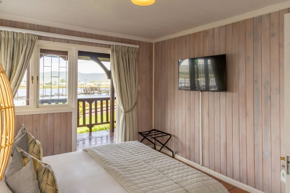 4 TIDES - by First Private Stays