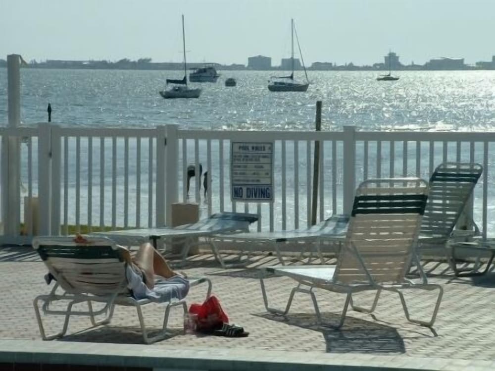 Bermuda Bay by Affordable Beach Condos