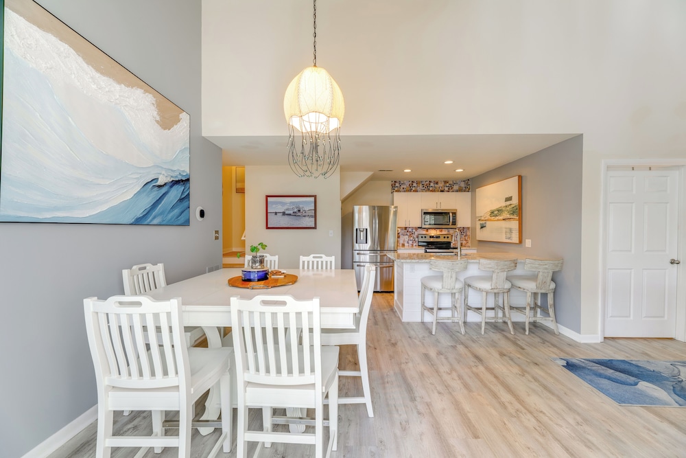 Spacious Sea Colony Condo w/ Pool Access!