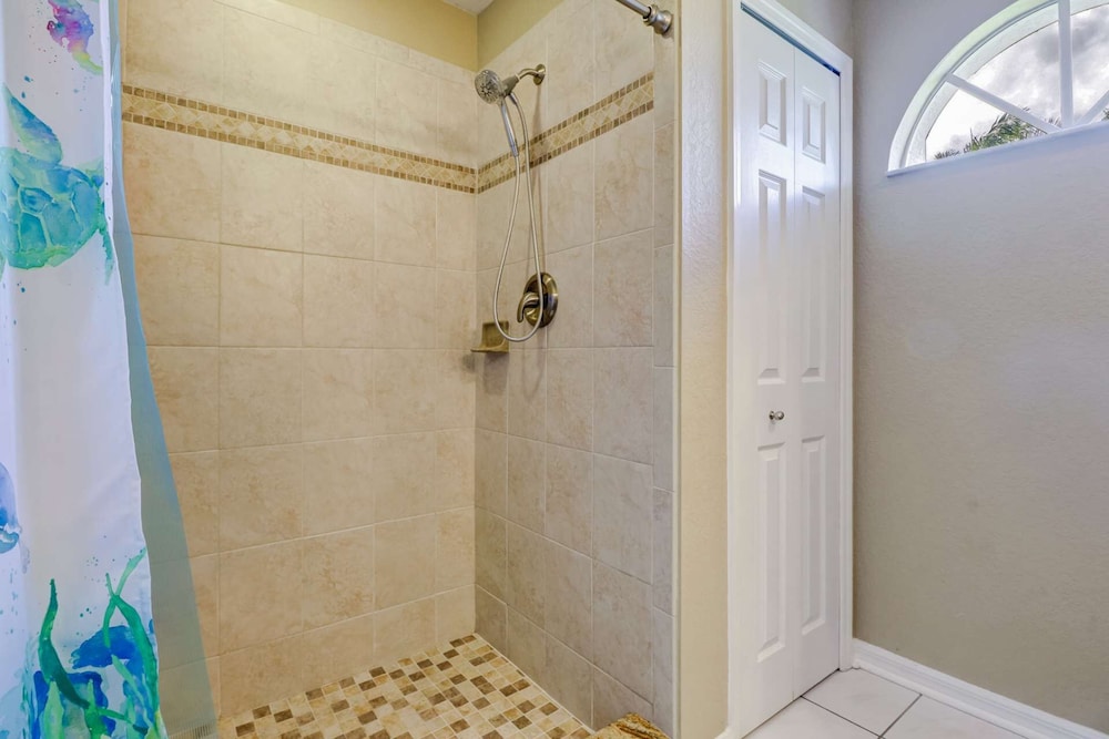 2721 SW 42nd LN view 4