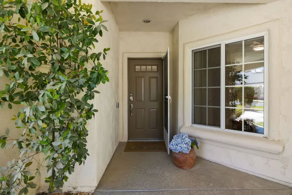 Fairway-view 3 Bedroom Condo in Palm Desert