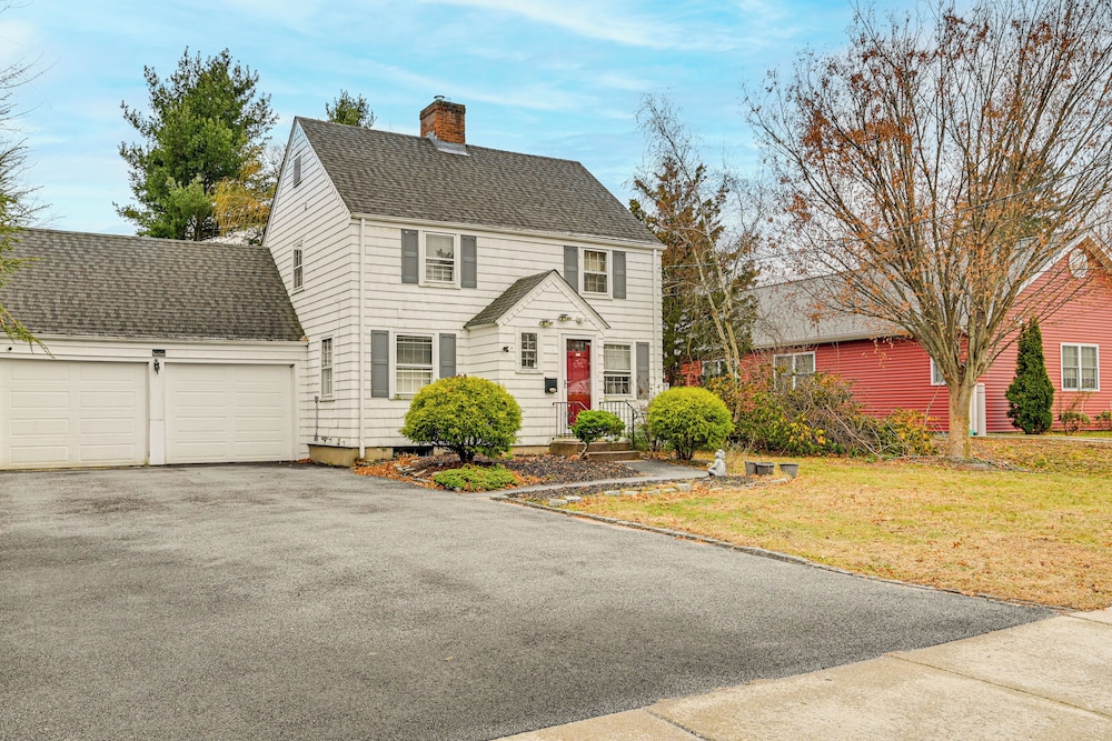1 Mi to Connecticut River: Home w/ Large Backyard