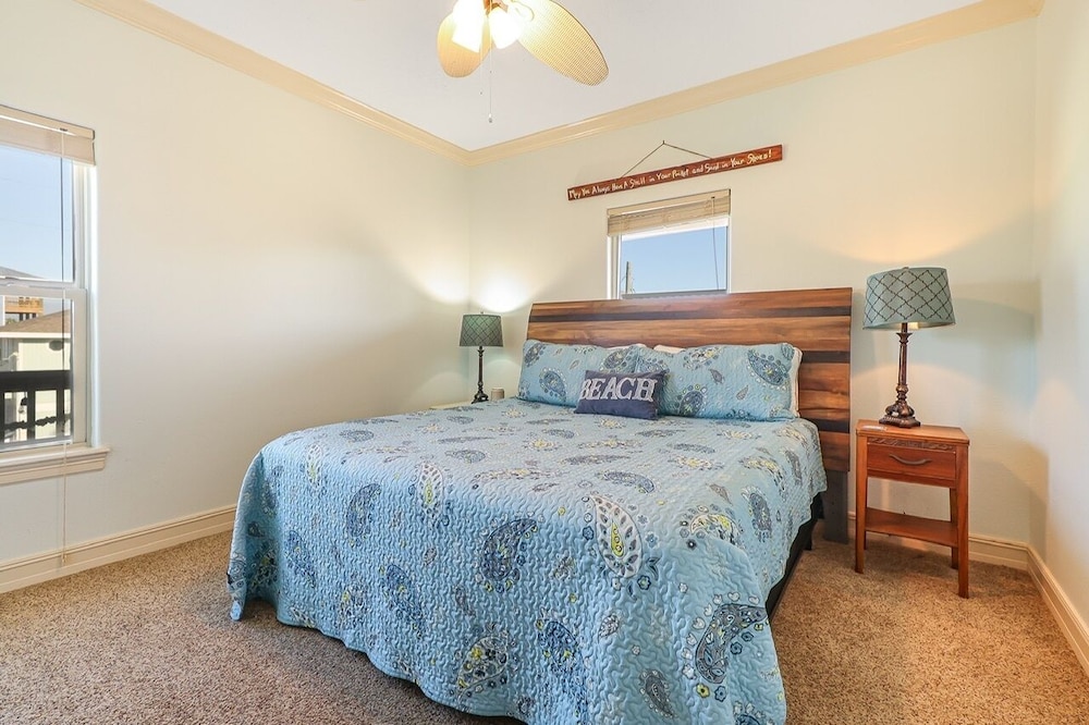 Seaside Merryment 4 Bedroom Home