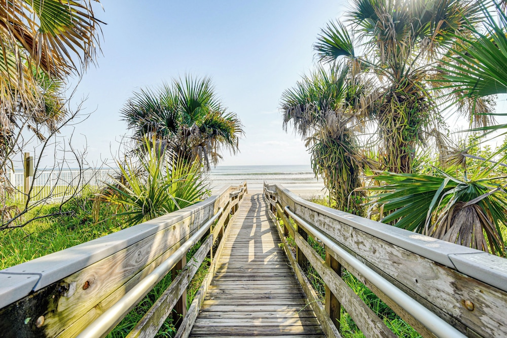 Direct Beach Access: NSB Condo w/ Community Perks
