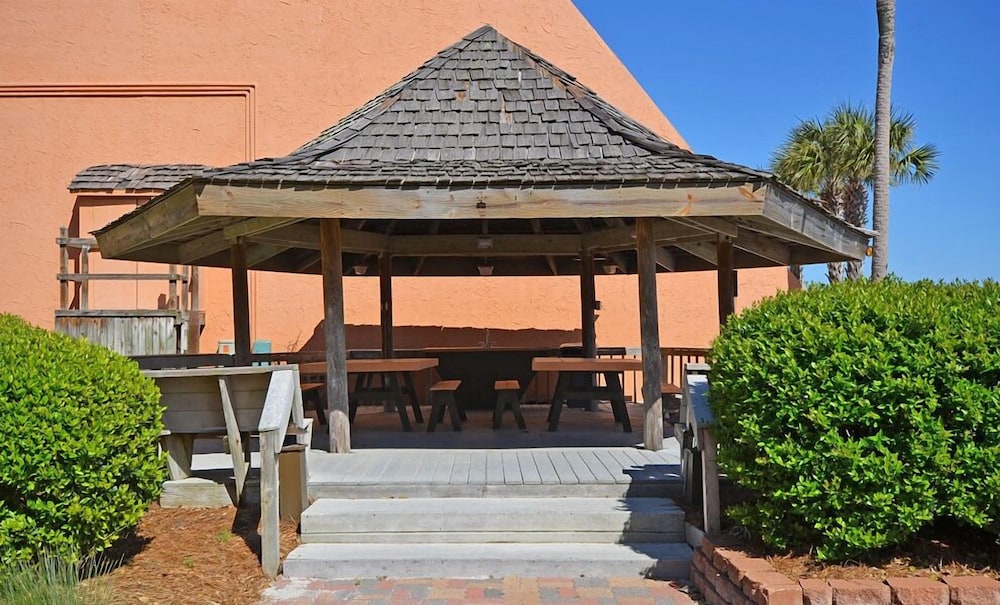 Aegean 219 2 Bedroom Condo by RedAwning view 4