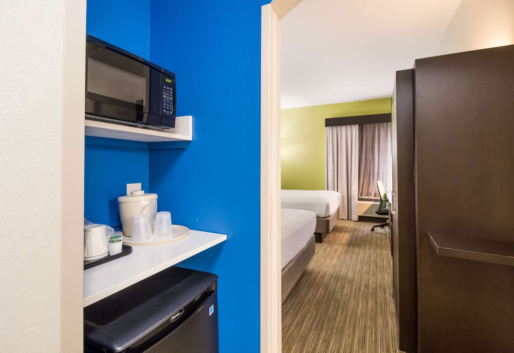 New Bern Vacations - Clarion Pointe New Bern - Property Image 18
