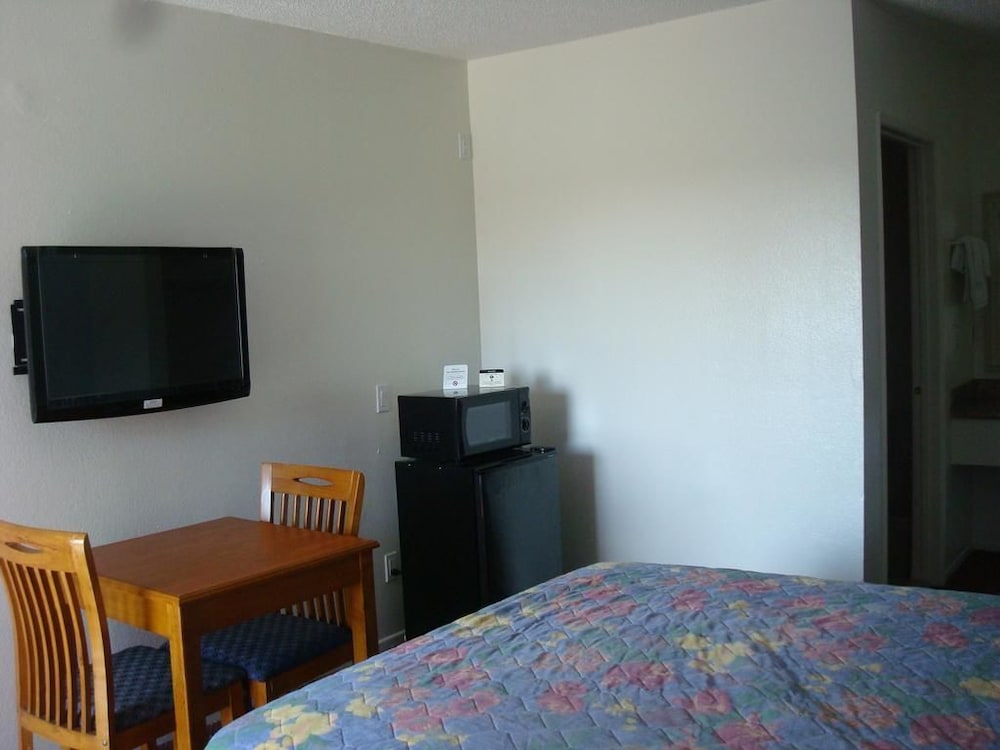 Scottish Inns Long Beach