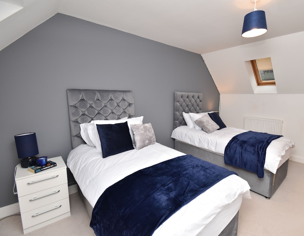 Foxley Place - MK City house view 4