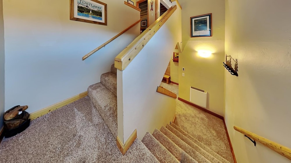 Slopeside Four Bedroom Homes at 1849 Condos - Free Wifi and Parking! by RedAwning view 2