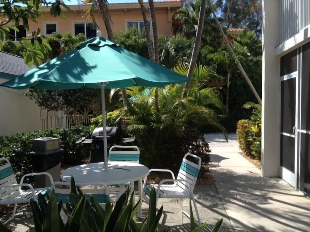 Coconuts Beach Resort