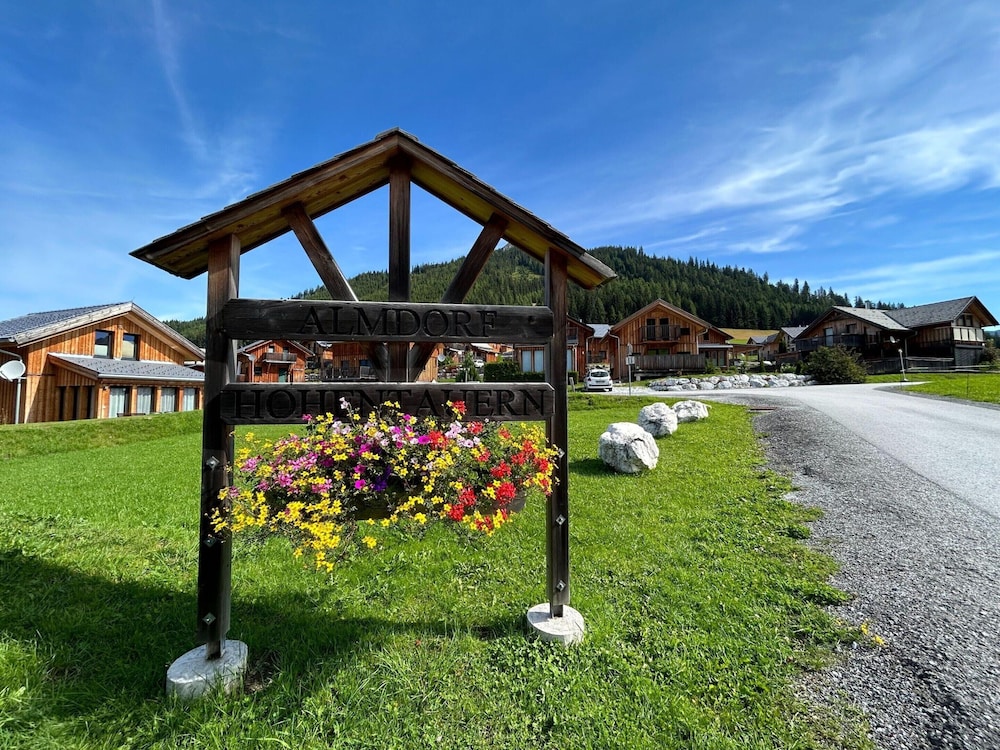 Amazing Chalet With Outdoor Whirlpool