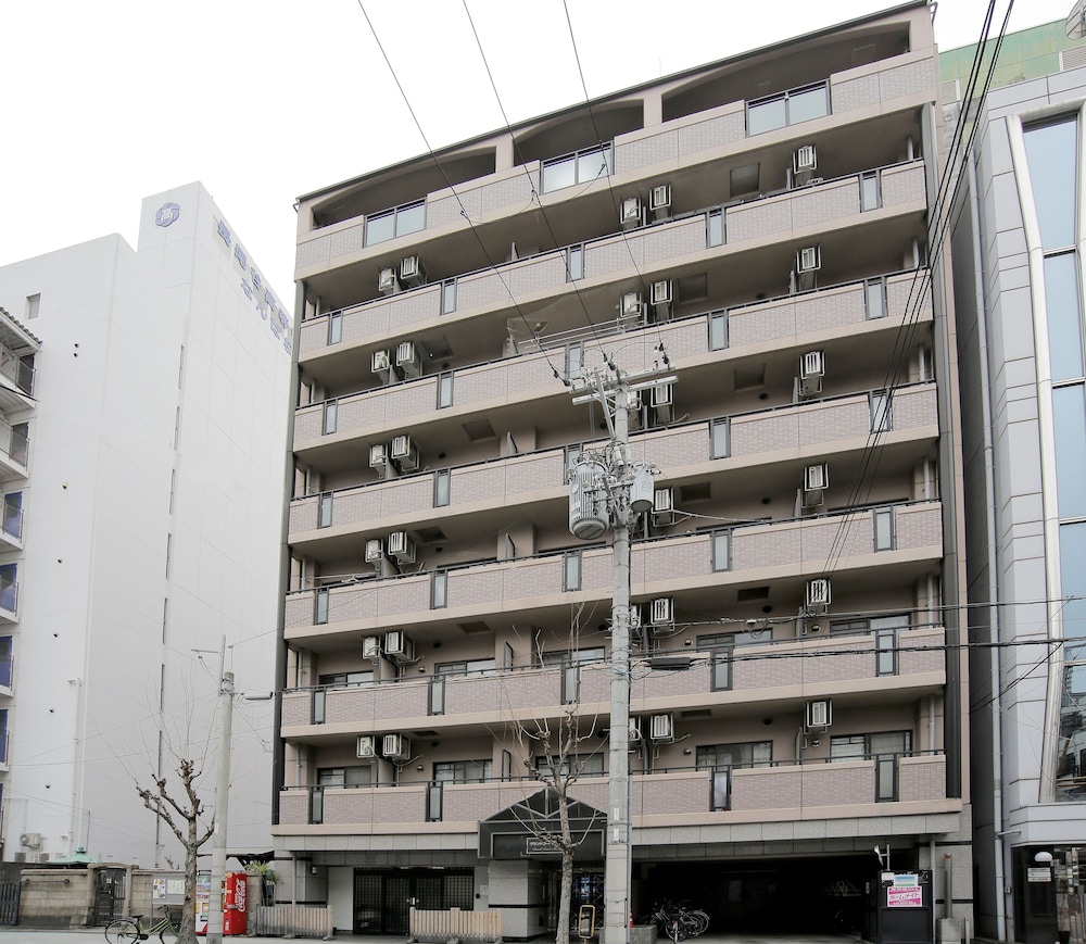 Grand Court Namba 305