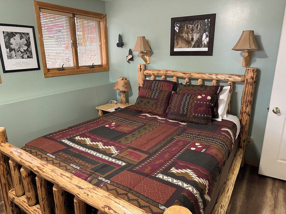 Timber Wolf Resort & Jeep Rentals