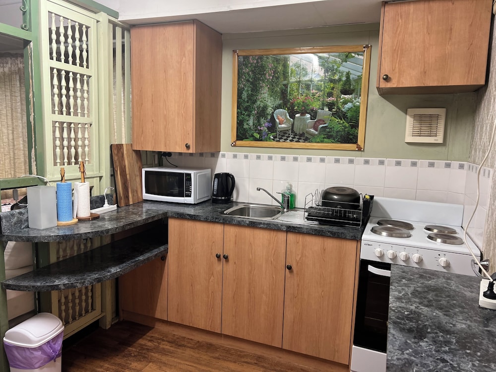 XYL guests house