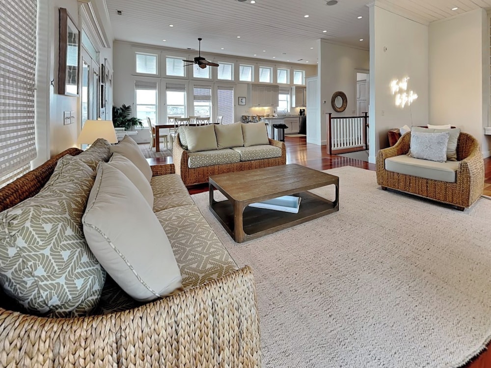 Windansea by Topsail Realty