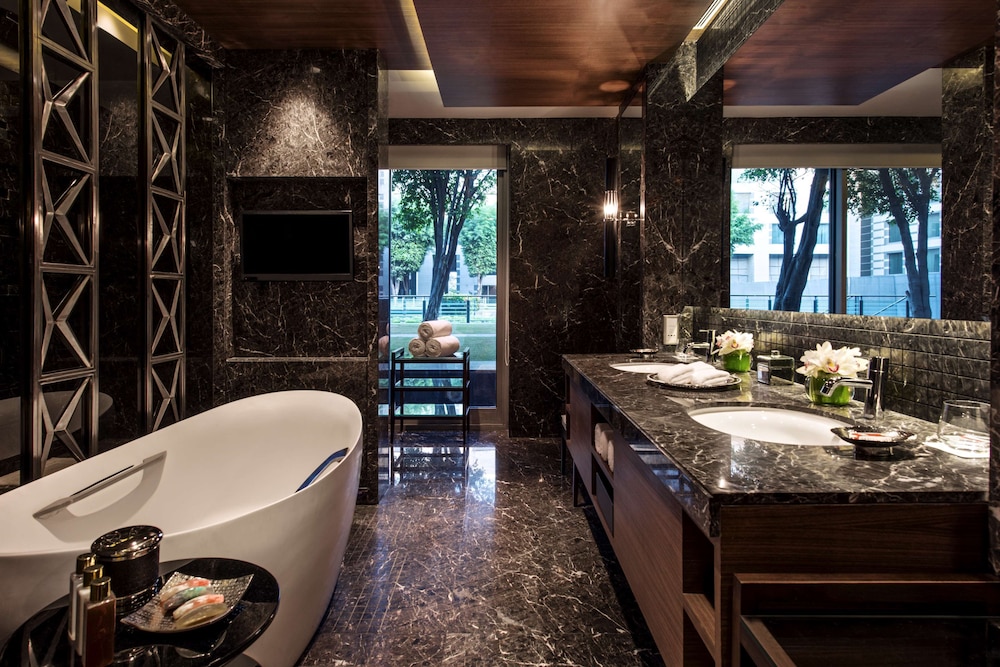 Mumbai Vacations - Grand Hyatt Mumbai Hotel and Serviced Apartments - Property Image 33