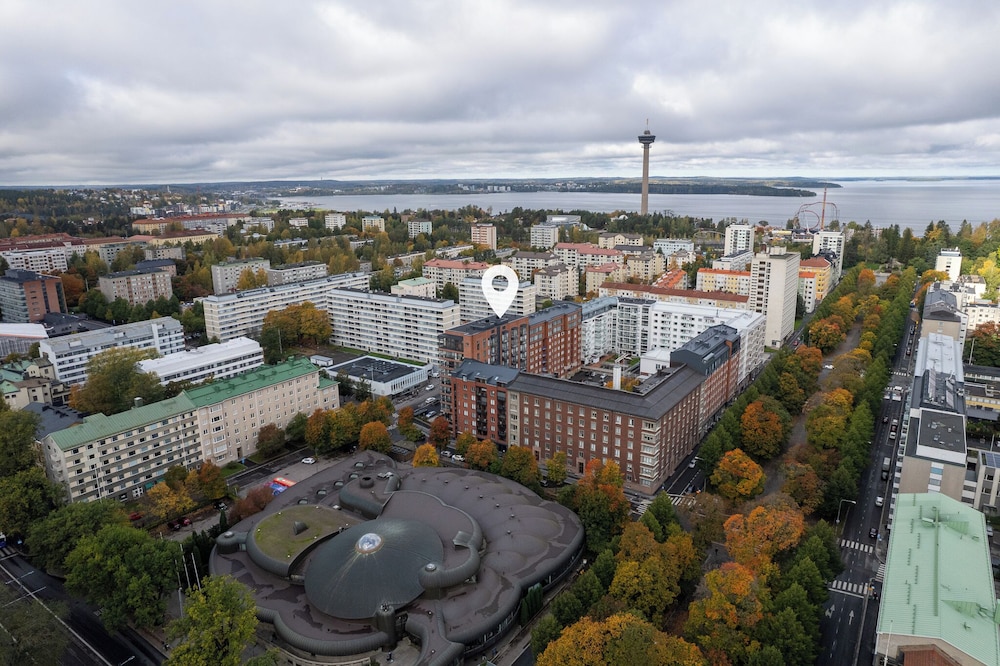 Modern 2BR Apartment with Sauna & Large Balcony
