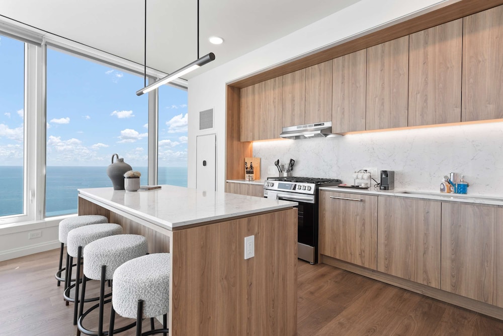 Luxe Apts Stunning Lake Views Resort Amenities