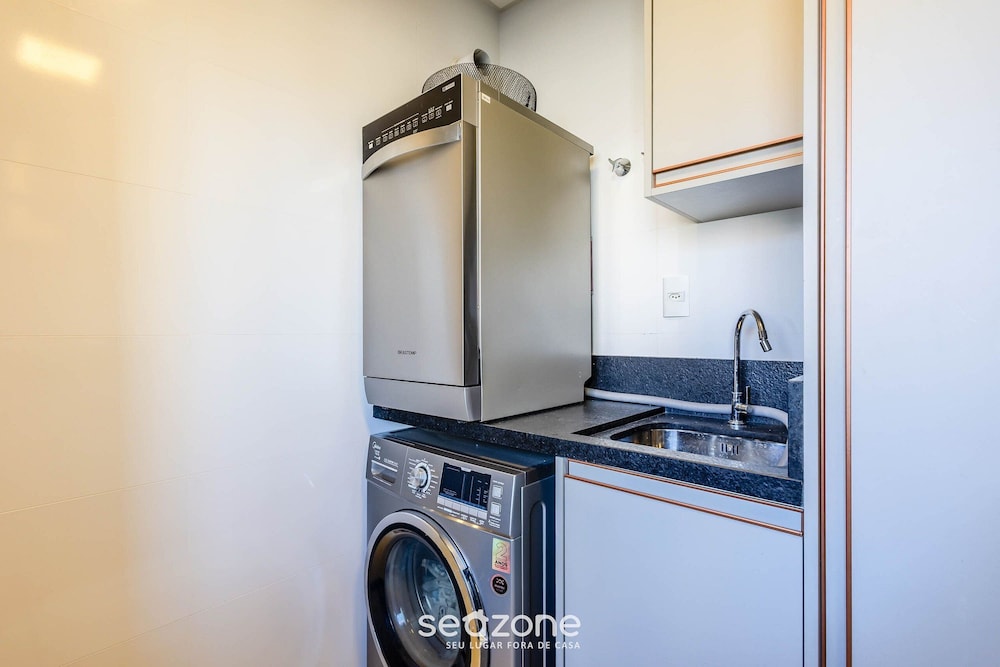 Modern and Fully Equipped Apartments Just Minutes From the sea at Meia Praia - GRI