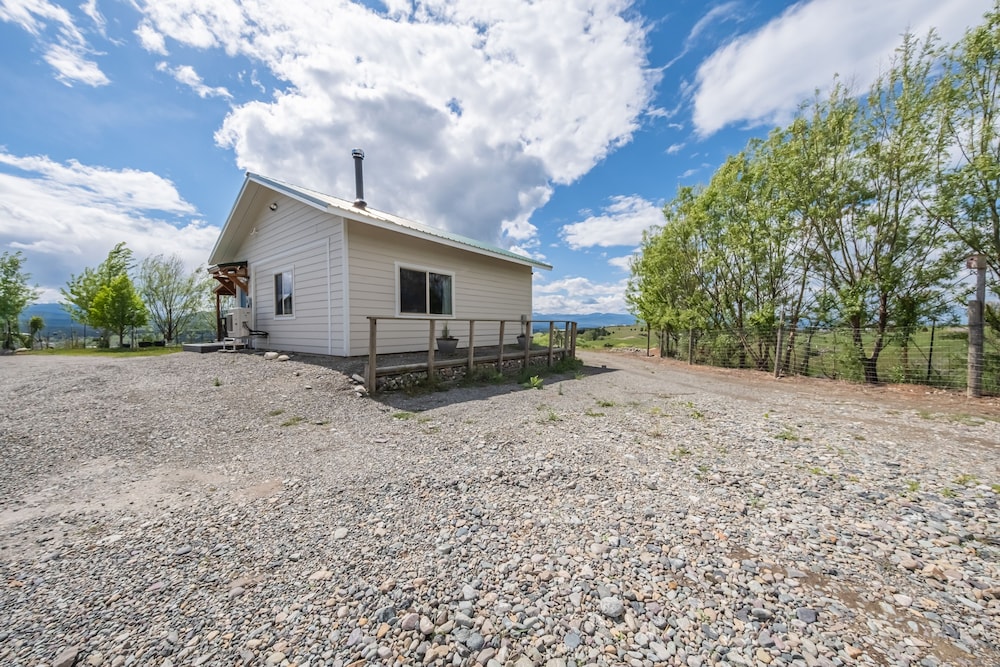 Saddlehorn Ridge Cabin view 3
