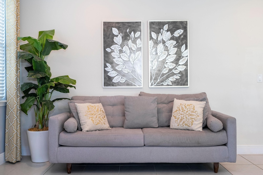 510 BS - 5BD Elegant Escape: Private Haven