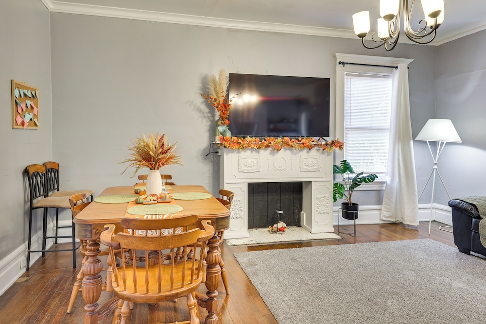 < 1 Mi to Youngstown State: Historic Home w/ Porch