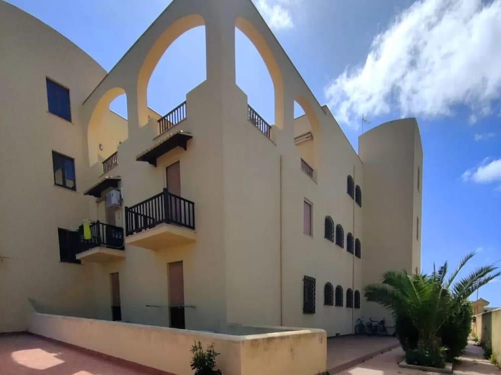 Cozy Apartment Near Alghero's Seafront