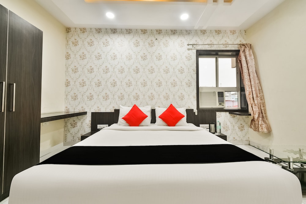 Hotel Flowers Inn