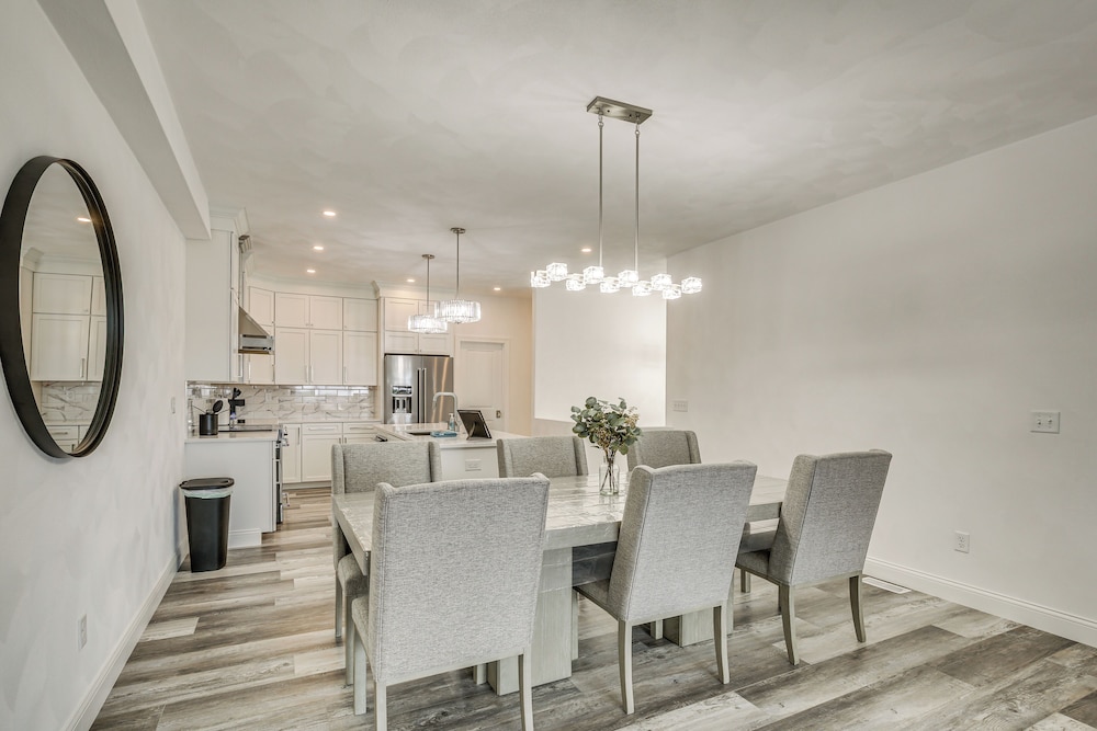 Walk to Mississippi River: Grafton Townhome!