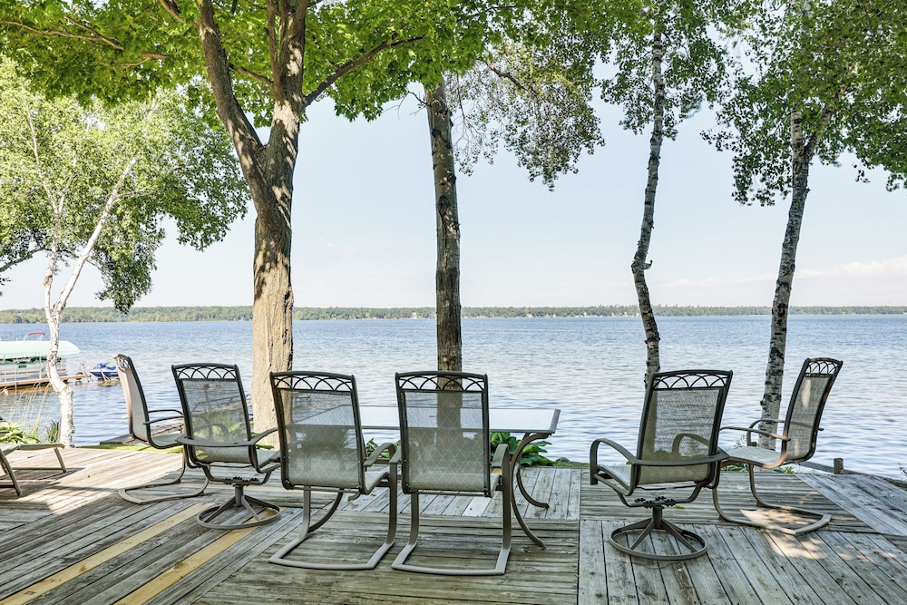 Waterfront Home on Duck Lake: 8 Mi to State Park!