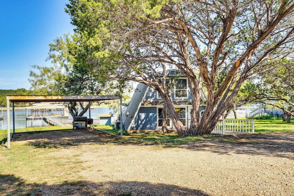 Lakefront Home w/ Private Dock in Graford!