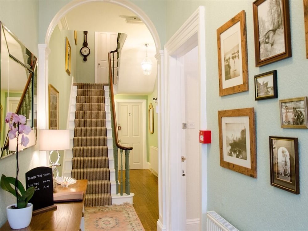 Rosslyn House