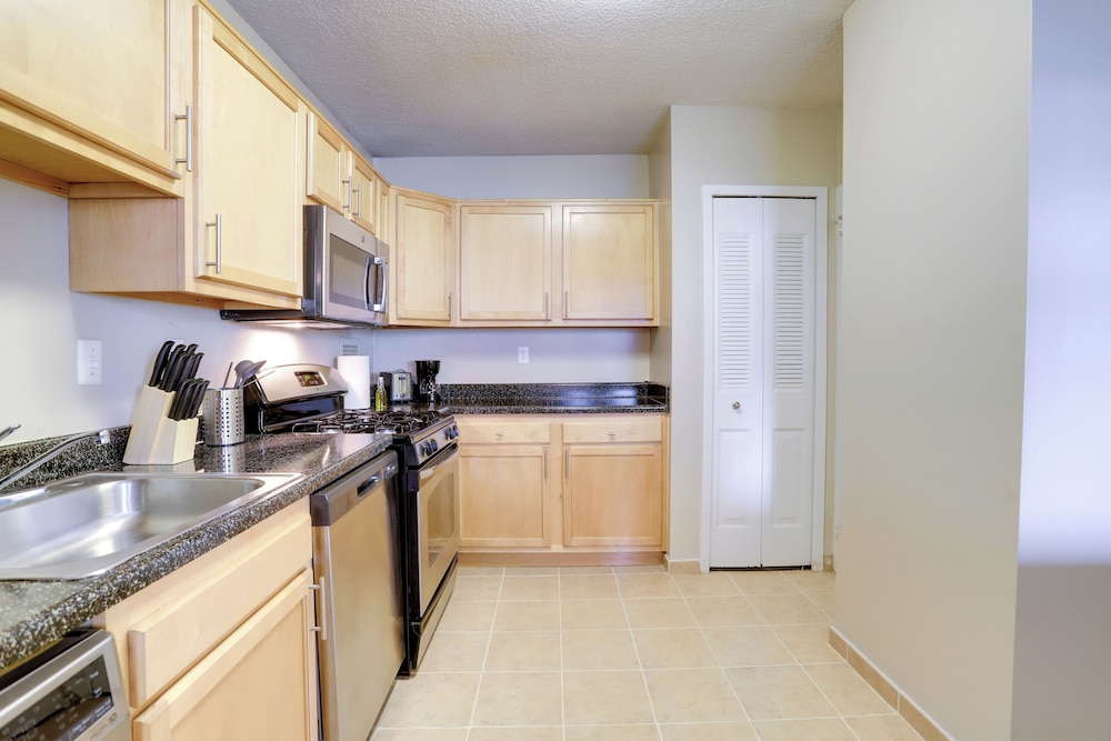 Modern Apartment with Top Amenities