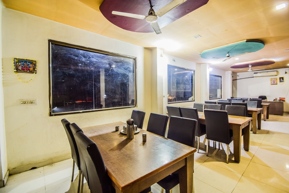 Udaipur Vacations - OYO 36444 Hotel Prabhave  Dining Hall - Property Image 4