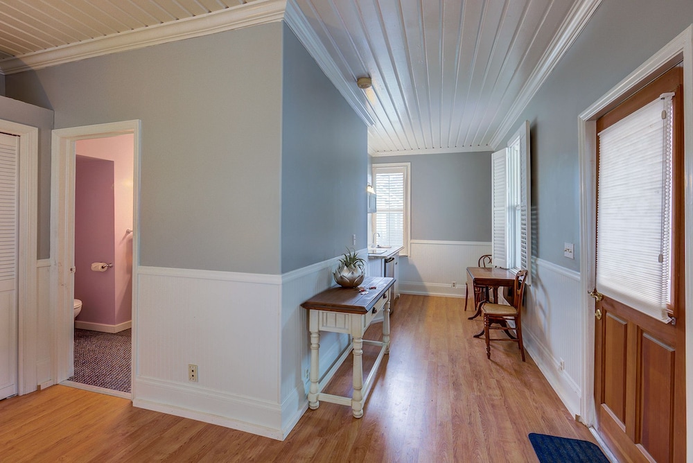 Ashland Vacations - Carlisle Garden Suites - Property Image 30