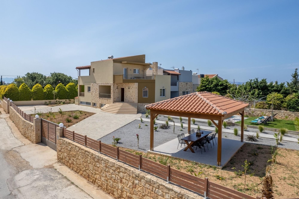 Villa Dianna by Estia view 3