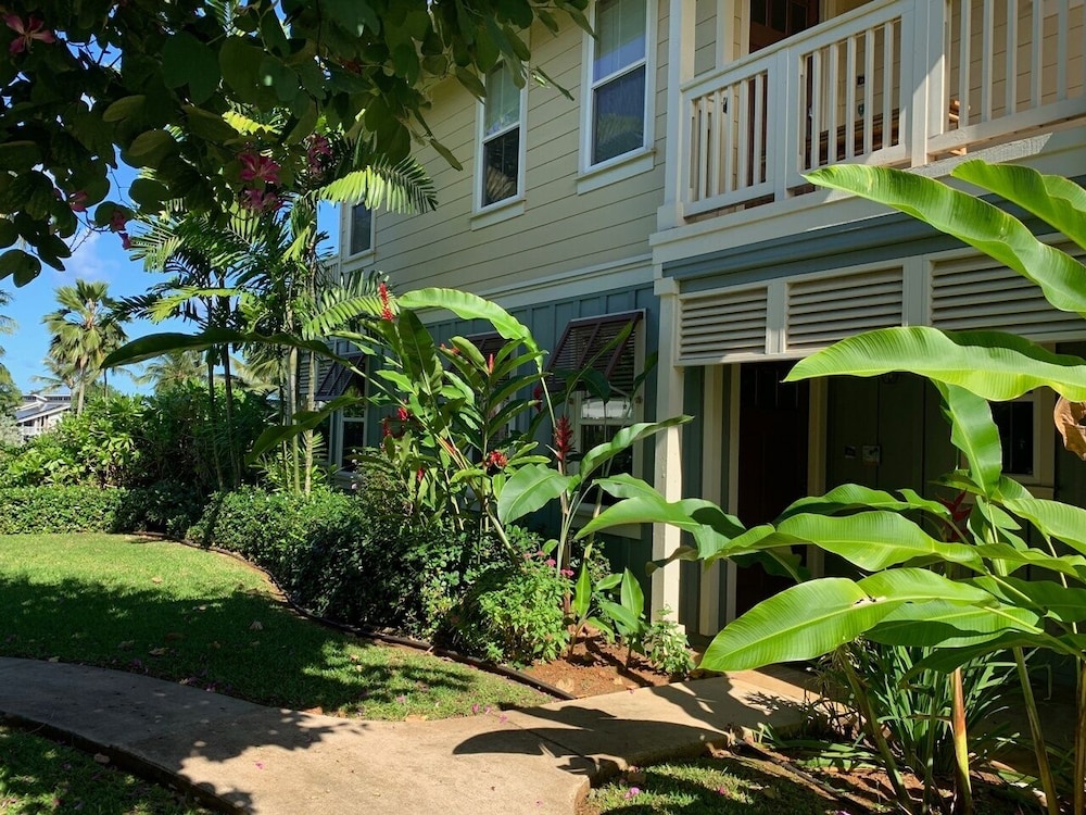 Nihilani 11a 2 Bedroom Condo by RedAwning view 4