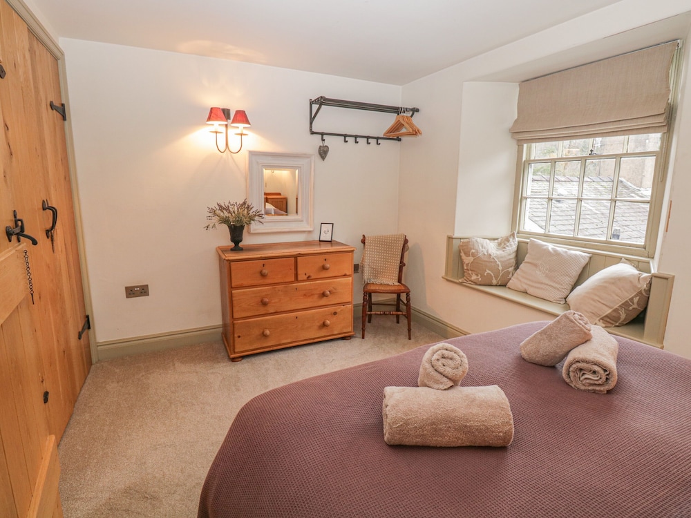Barney's Cottage view 4