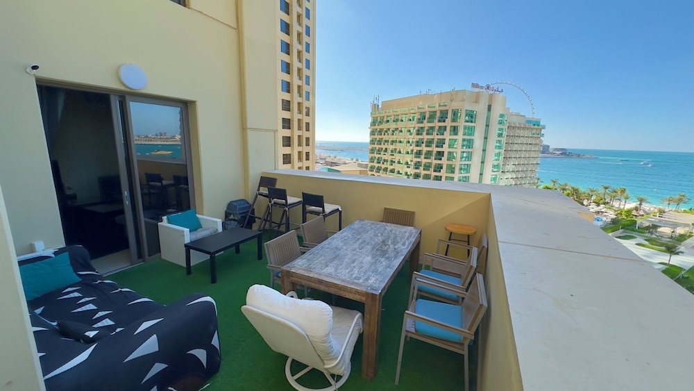 Bollywood Beach Hostel