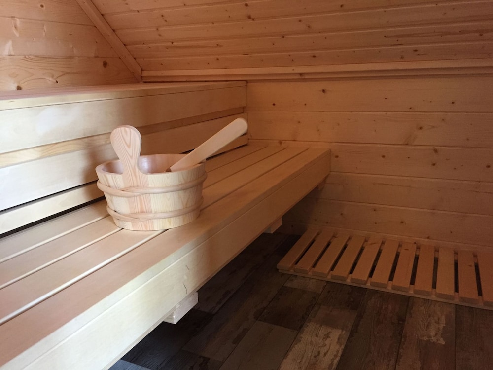 Beautiful House With Dishwasher and Sauna, 19 km From Hoorn