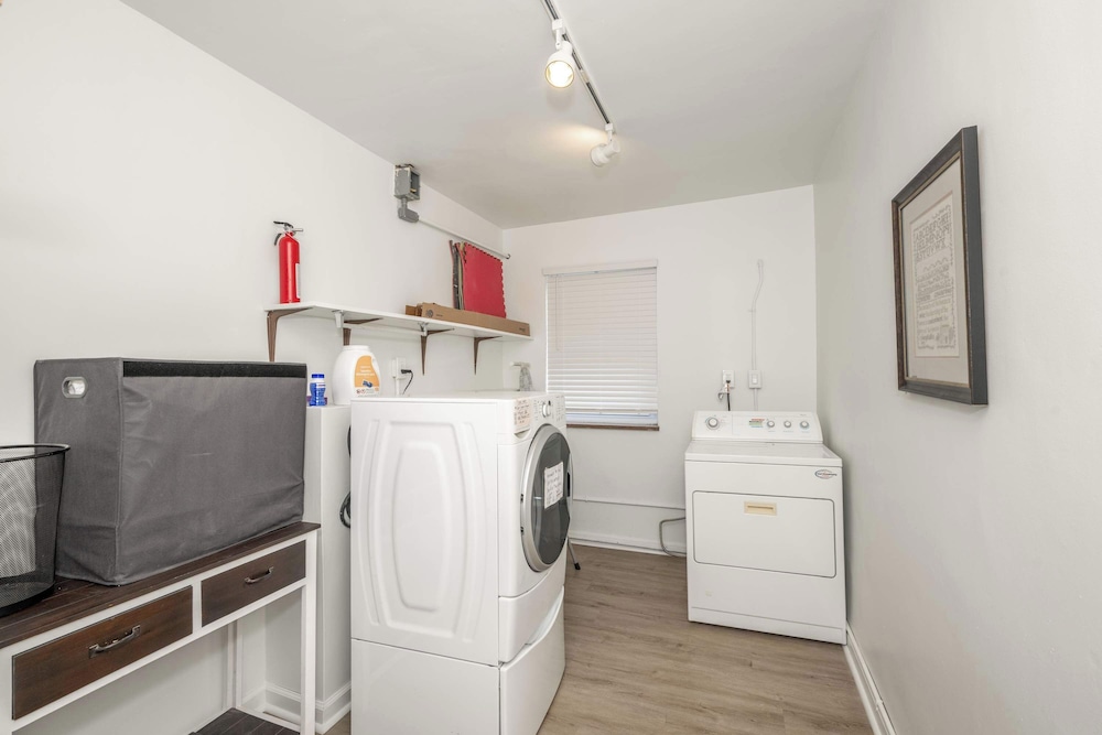 The Grand Elm Suite 2 Sleeps 6